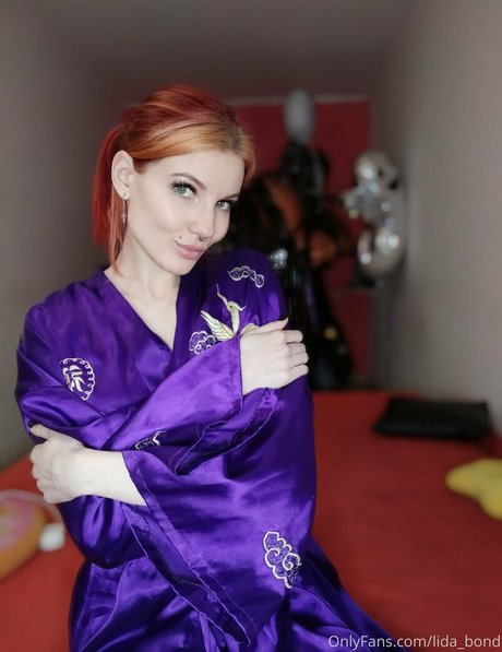 lida bond OnlyFans Fotos