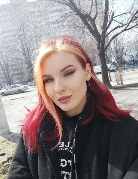 lida bond Nacktbilder von OnlyFans