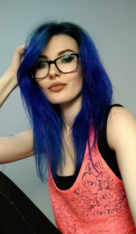 lida bond OnlyFans Bilder