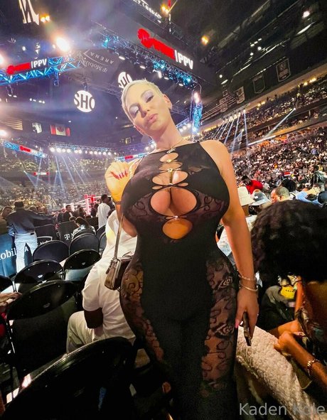 kadenkole NurlyFans-Brüste