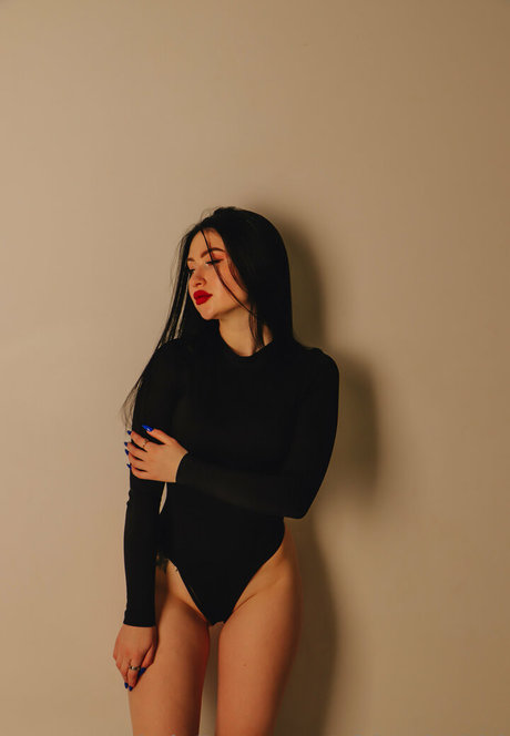 fancy lips OnlyFans Strip