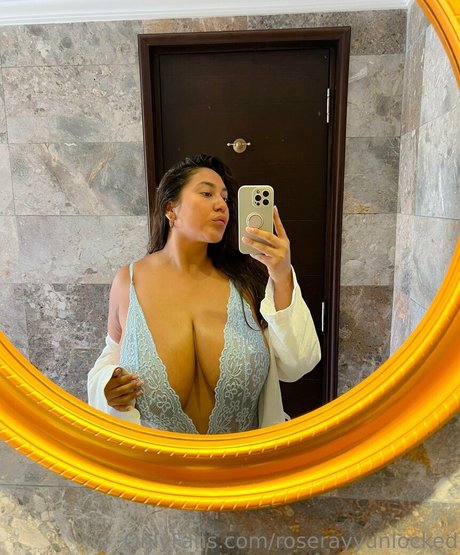 roserayyunlocked Leaked OnlyFans Bilder