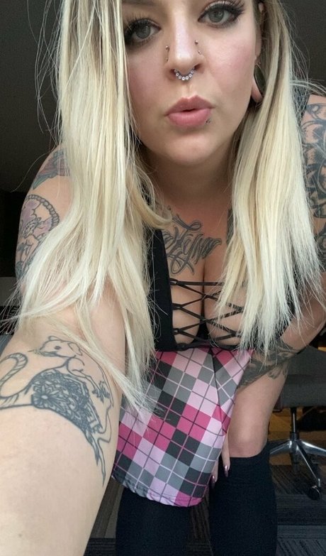 inkedshyvixen OnlyFans-Bilder