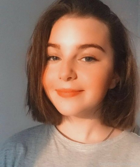 valya_ OnlyFans Leak