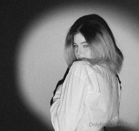 valya_ OnlyFans schlank