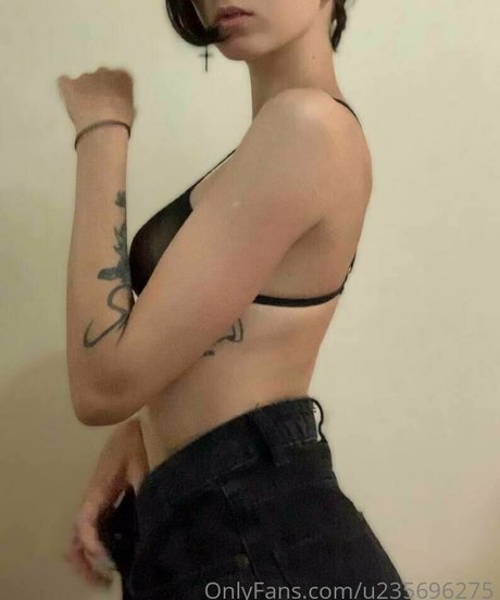 lily shine Nackt auf OnlyFans Leaks