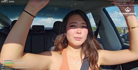 ExtraEmily Oben ohne OnlyFans