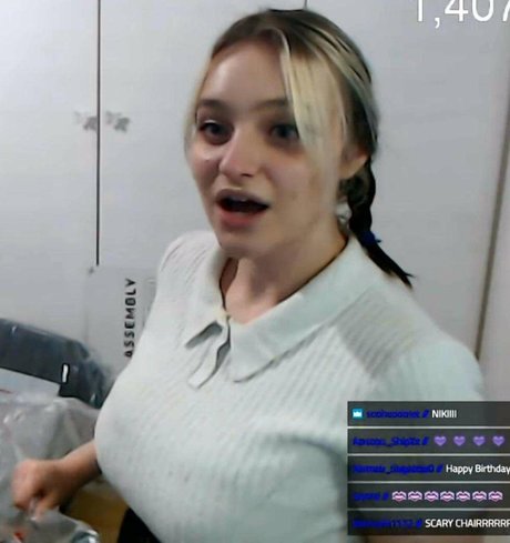 Nihachu OnlyFans schlank