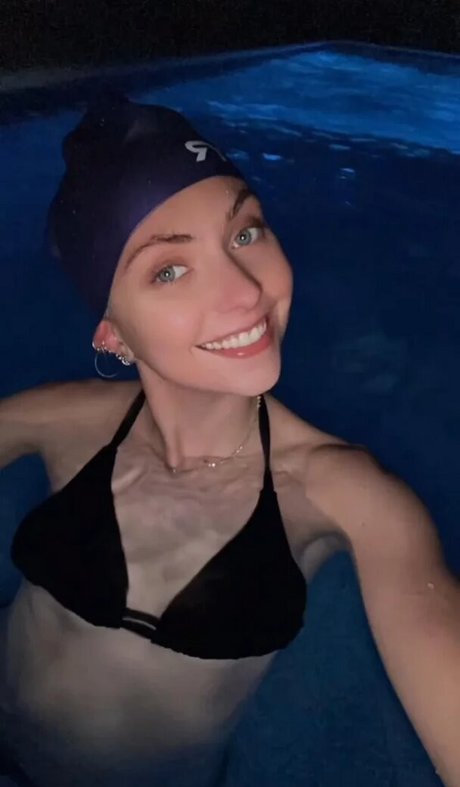 Taylor Momsen Nackt auf OnlyFans