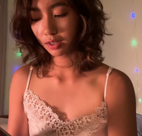 Moon Blitz Asmr OnlyFans Pornografie