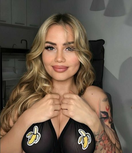 ladyadel Leak von OnlyFans-Inhalten