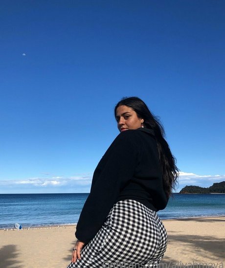 aliyahmaya OnlyFans Striptease