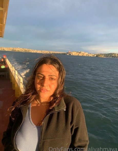 aliyahmaya OnlyFans geleakte Brüste