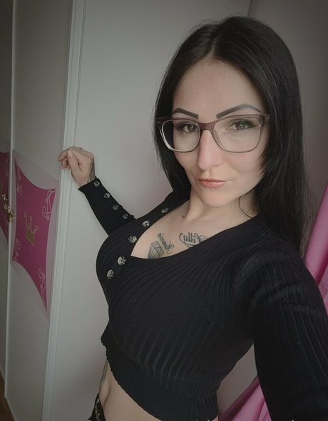 cheeky charlotte OnlyFans Striptease