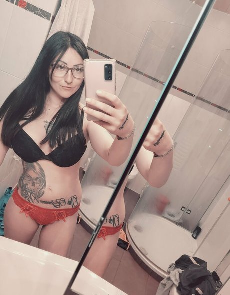 cheeky charlotte OnlyFans Model Bilder