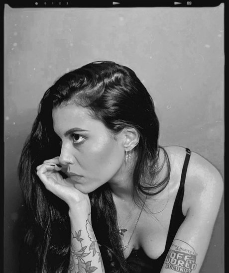 Violet Orlandi Nackt auf OnlyFans Leaks