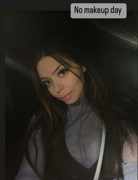 Adept OnlyFans Modelfoto