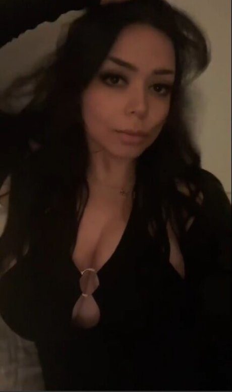 Adept Nacktbilder geleakt OnlyFans