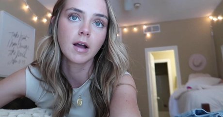 Lifewithlaurenmae OnlyFans Model Fotos