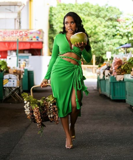 Angela Simmons NurlyFans-Brüste