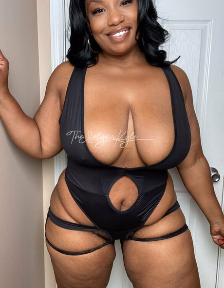 selynakylexoxo OnlyFans Leaj