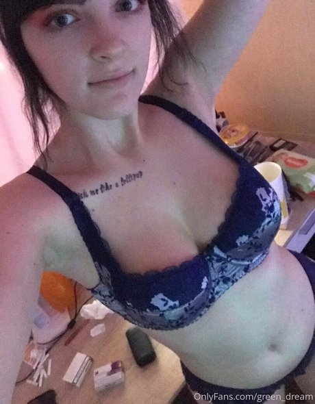 greendream69 OnlyFans schlank