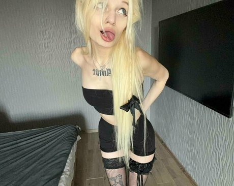 skinny tyan OnlyFans-Komplettinhalte