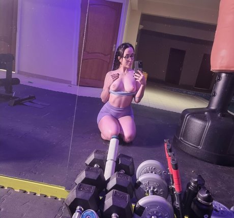 emilyhill OnlyFans Striptease