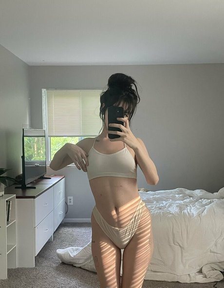 hiravenrose Leaked OnlyFans Nacktbilder