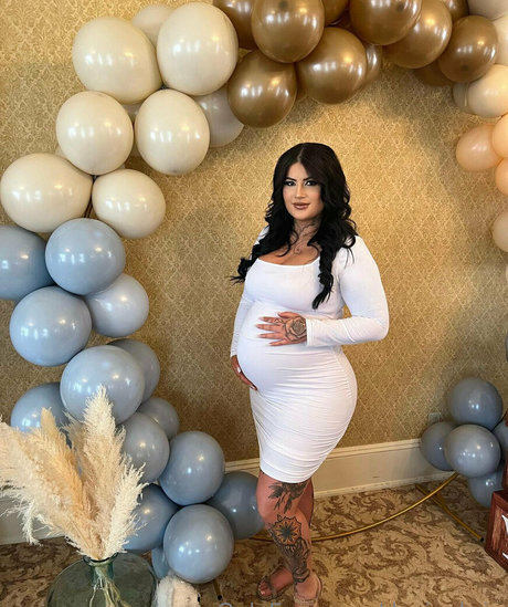 devinebria OnlyFans Lesbisch