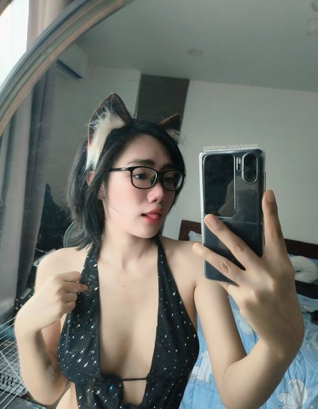 Poon Wrunya OnlyFans nackte Brüste