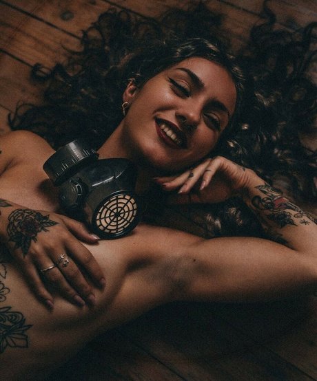 Deeperse NurlyFans-Brüste