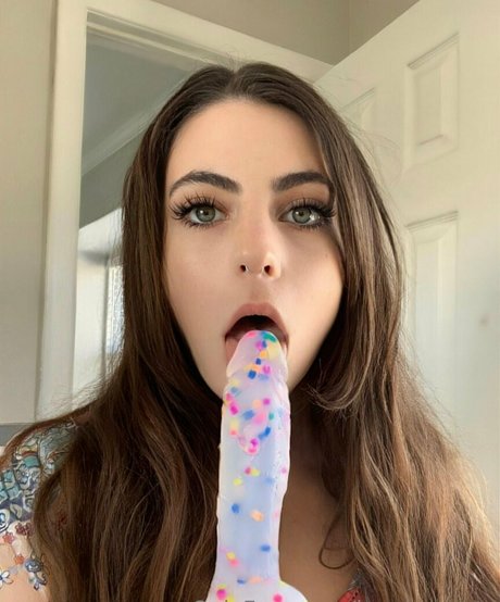 lunabennatv OnlyFans Pornografie