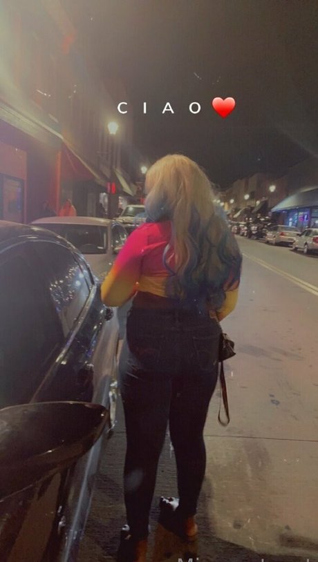 anastasiaontop3333 OnlyFans nackte Brüste