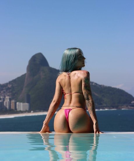 Adriana Lua OnlyFans geleakt