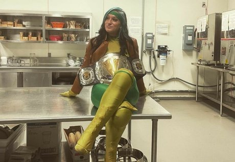 Kris Statlander NurlyFans-Pornos