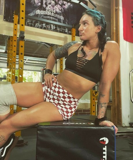 Kris Statlander OnlyFans-Fotos