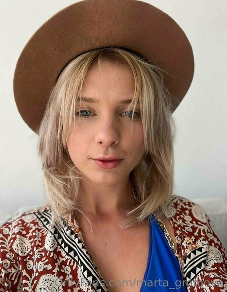 Marta Gromova OnlyFans Model Bilder