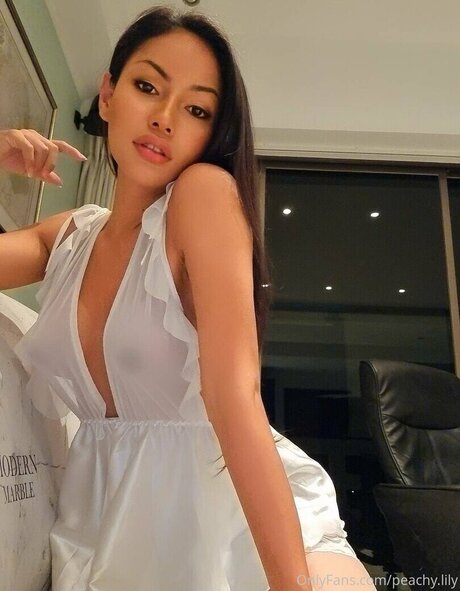 peachy lily OnlyFans-Leak