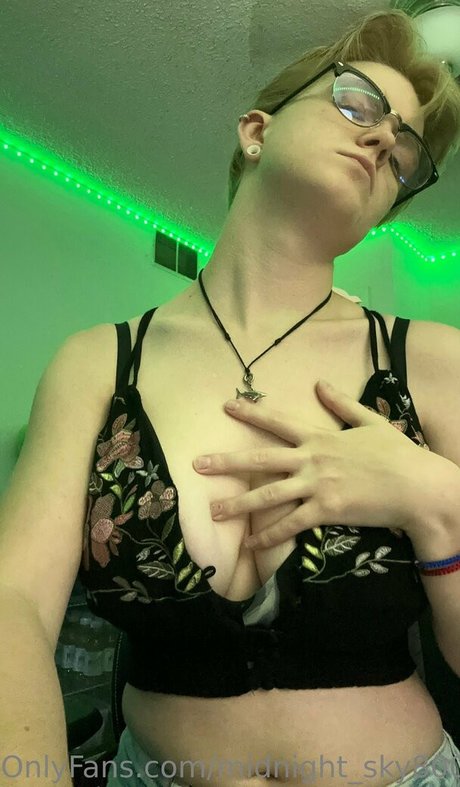 midnight sky80085 OnlyFans-Leaks