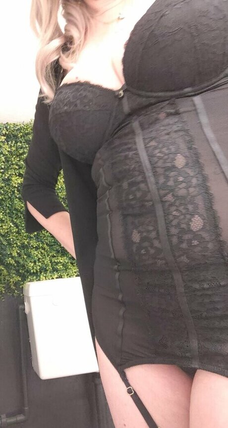 milf junge onlyfans Pornos Bild