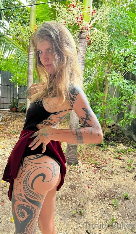 Trinity Eclectic Leak von OnlyFans