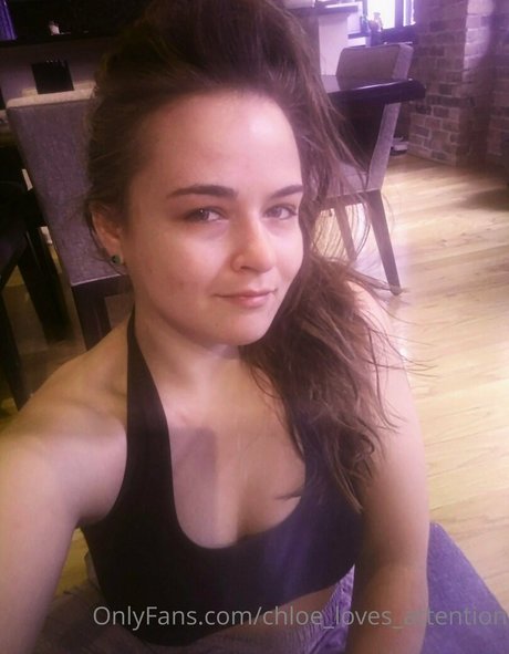 chloe loves attention Nacktbilder von OnlyFans