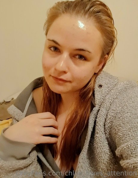 chloe loves attention OnlyFans Leak