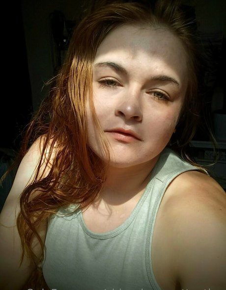 chloe loves attention OnlyFans gratis