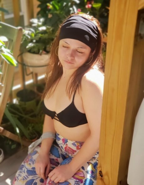 chloe loves attention OnlyFans Leak