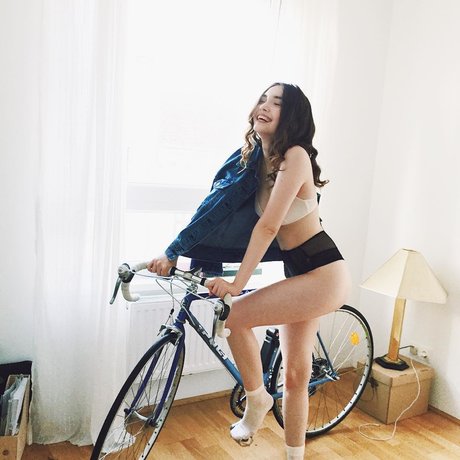 Aya Shalkar OnlyFans Star