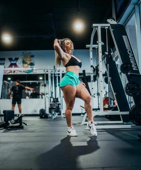 Miranda Cohen Oben ohne OnlyFans