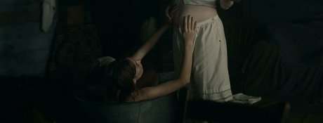 Maya Hawke Leak von OnlyFans