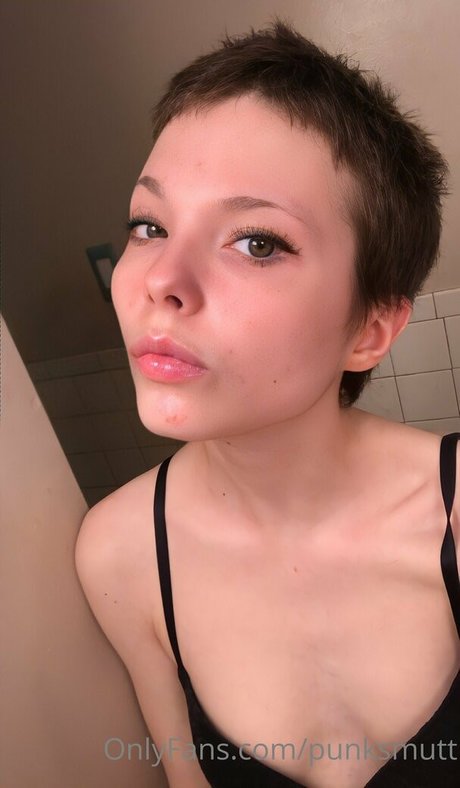 punksmutt OnlyFans Model Bilder